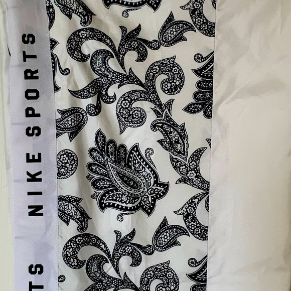 NIKE Womens Pants Medium EUC🌼 - Picture 5 of 8